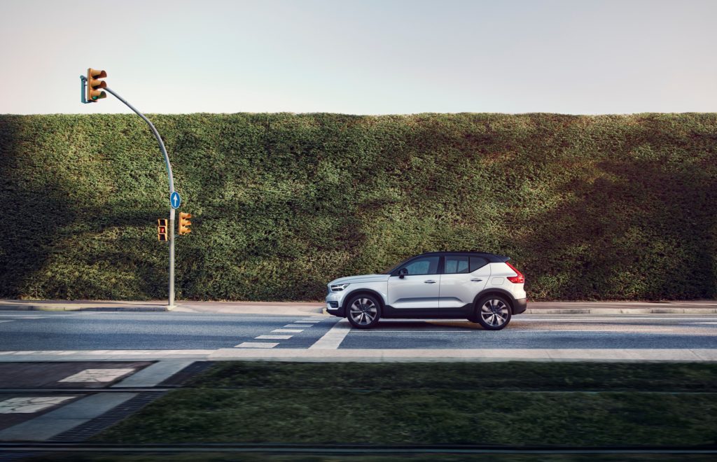 Volvo XC40 Recharge Driving 1